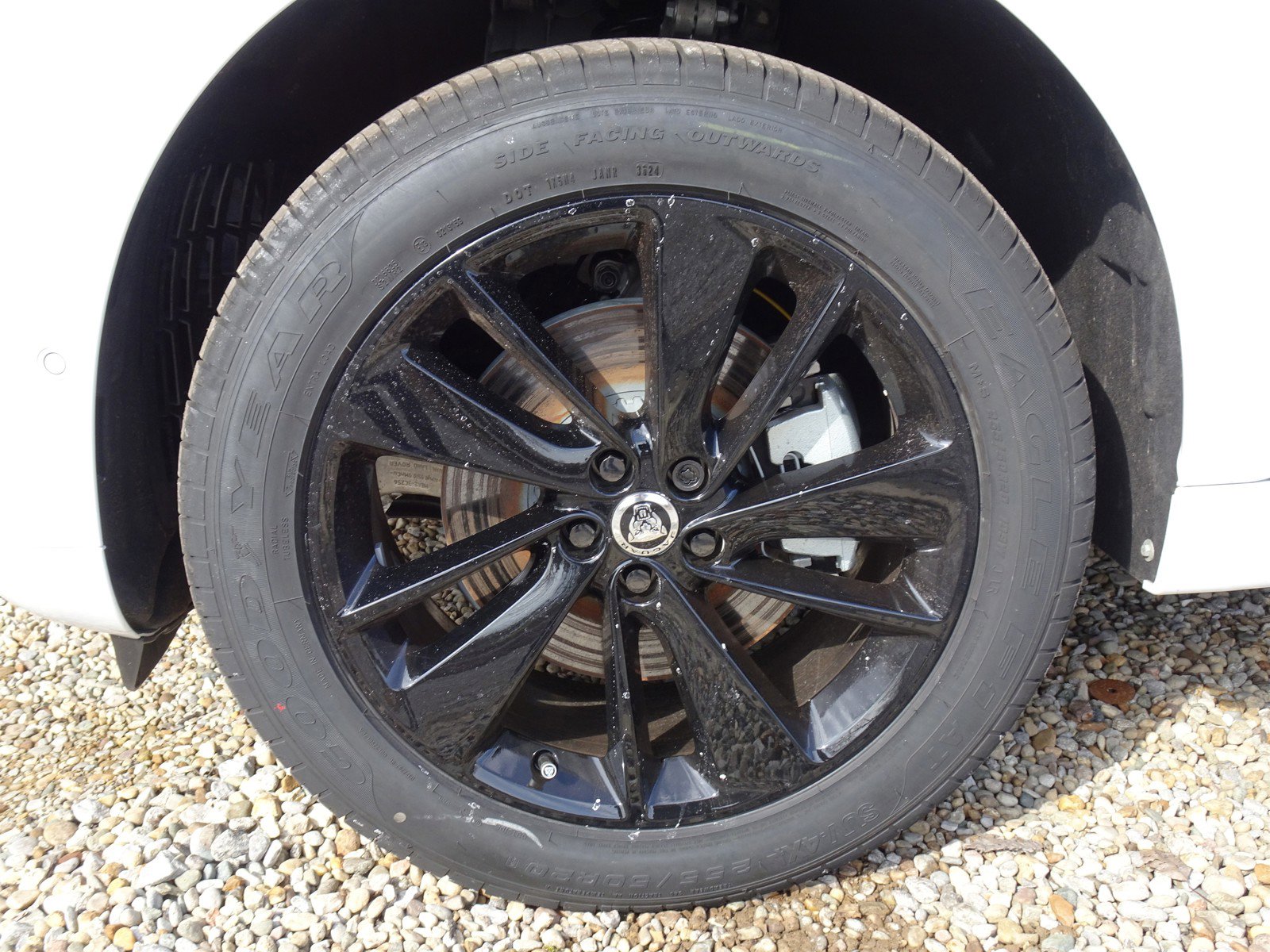 New 2025 Jaguar F-PACE R-Dynamic S image 28