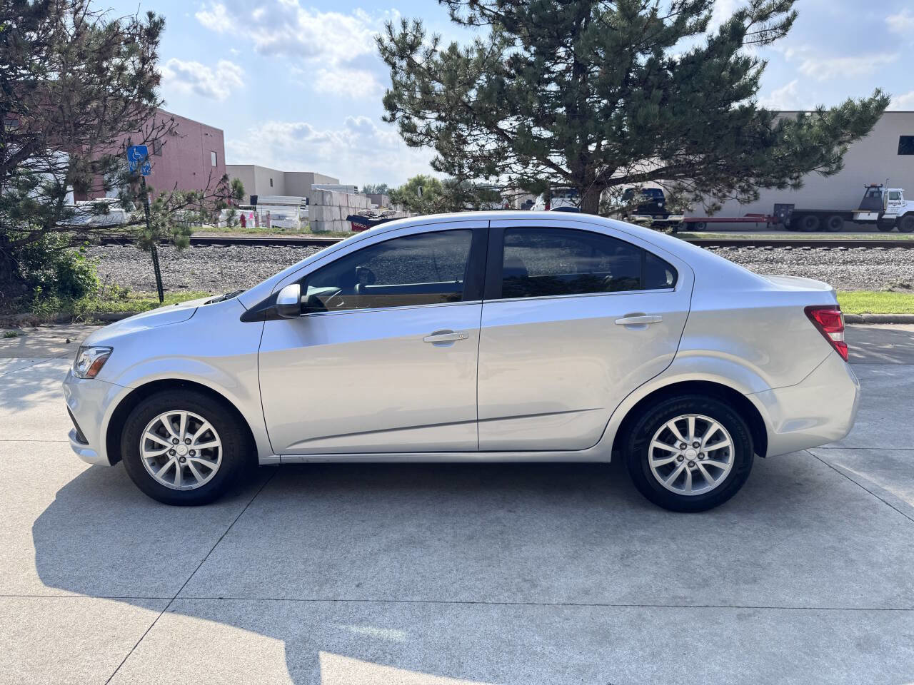 Used 2020 Chevrolet Sonic LT image 3
