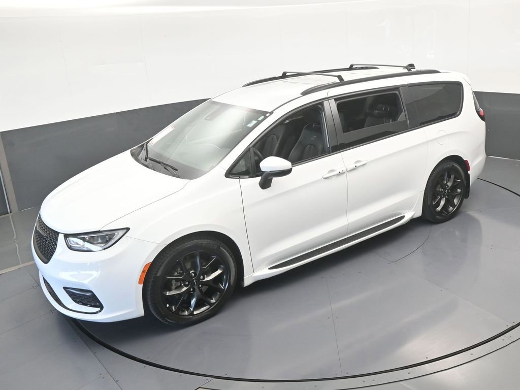 Used 2023 Chrysler Pacifica Touring-L w/ S Appearance Package image 50