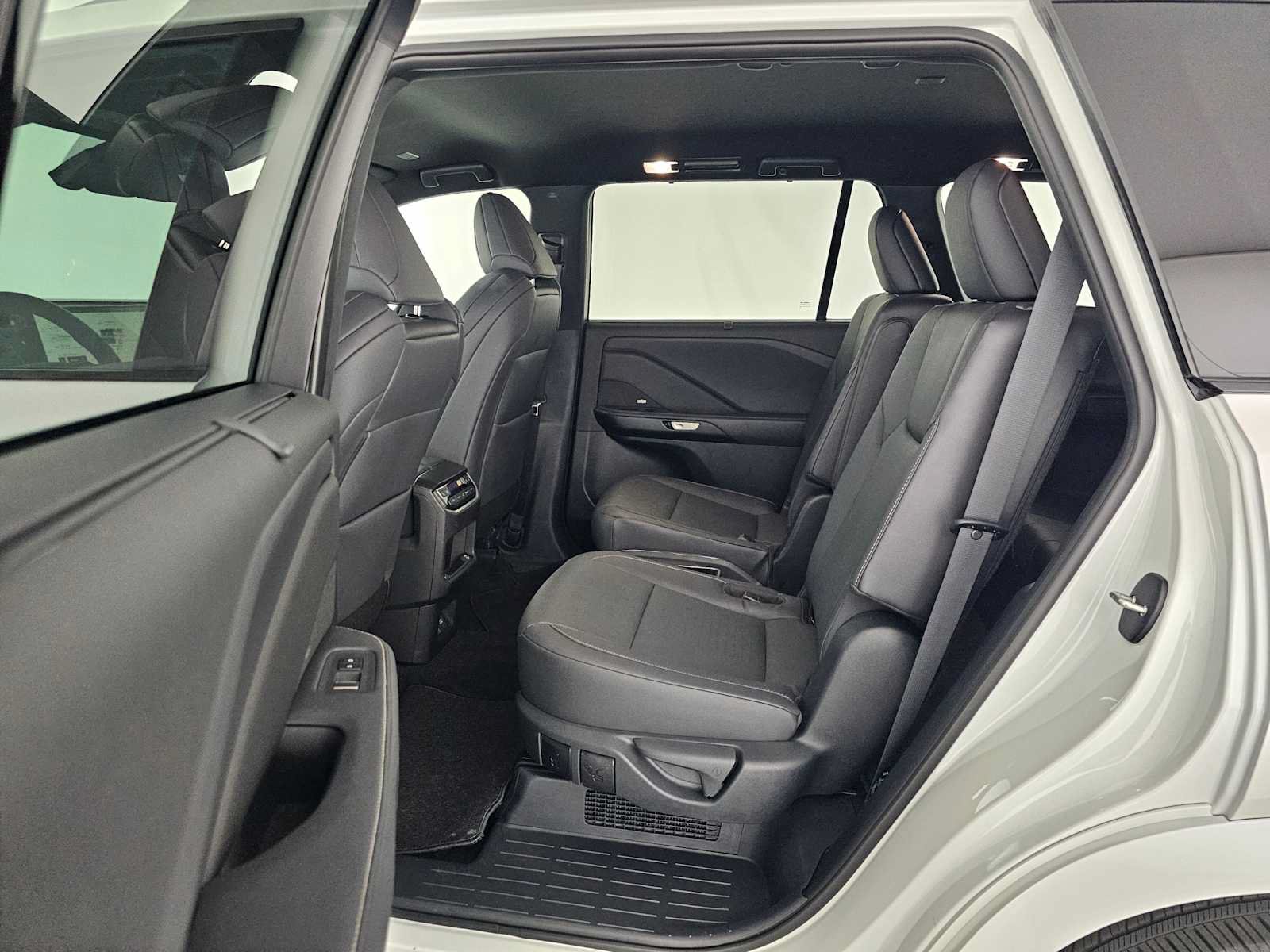 Certified 2025 Lexus TX 500h AWD w/ Technology Package image 16
