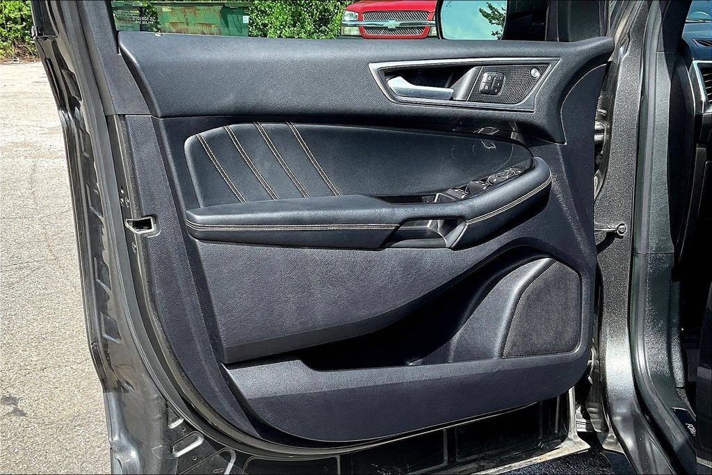 Used 2019 Ford Edge ST w/ Equipment Group 401A AWD/4WD image 19