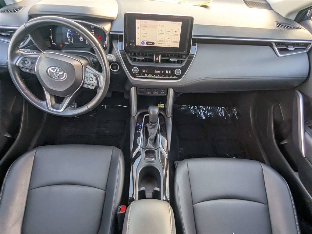 Used 2023 Toyota Corolla Cross XLE image 14