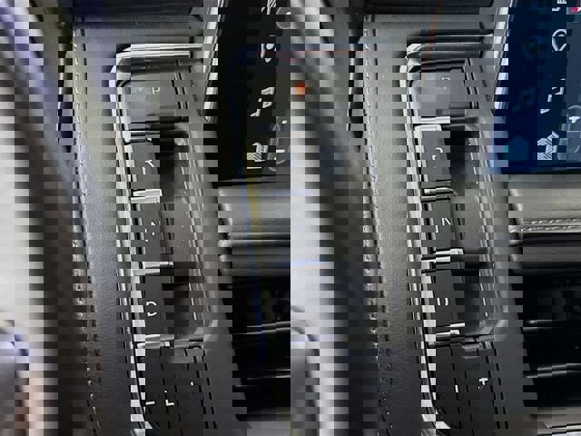 Used 2023 Chevrolet Suburban LT w/ Luxury Package image 20