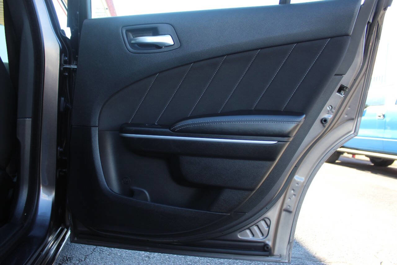 Used 2021 Dodge Charger SXT image 12