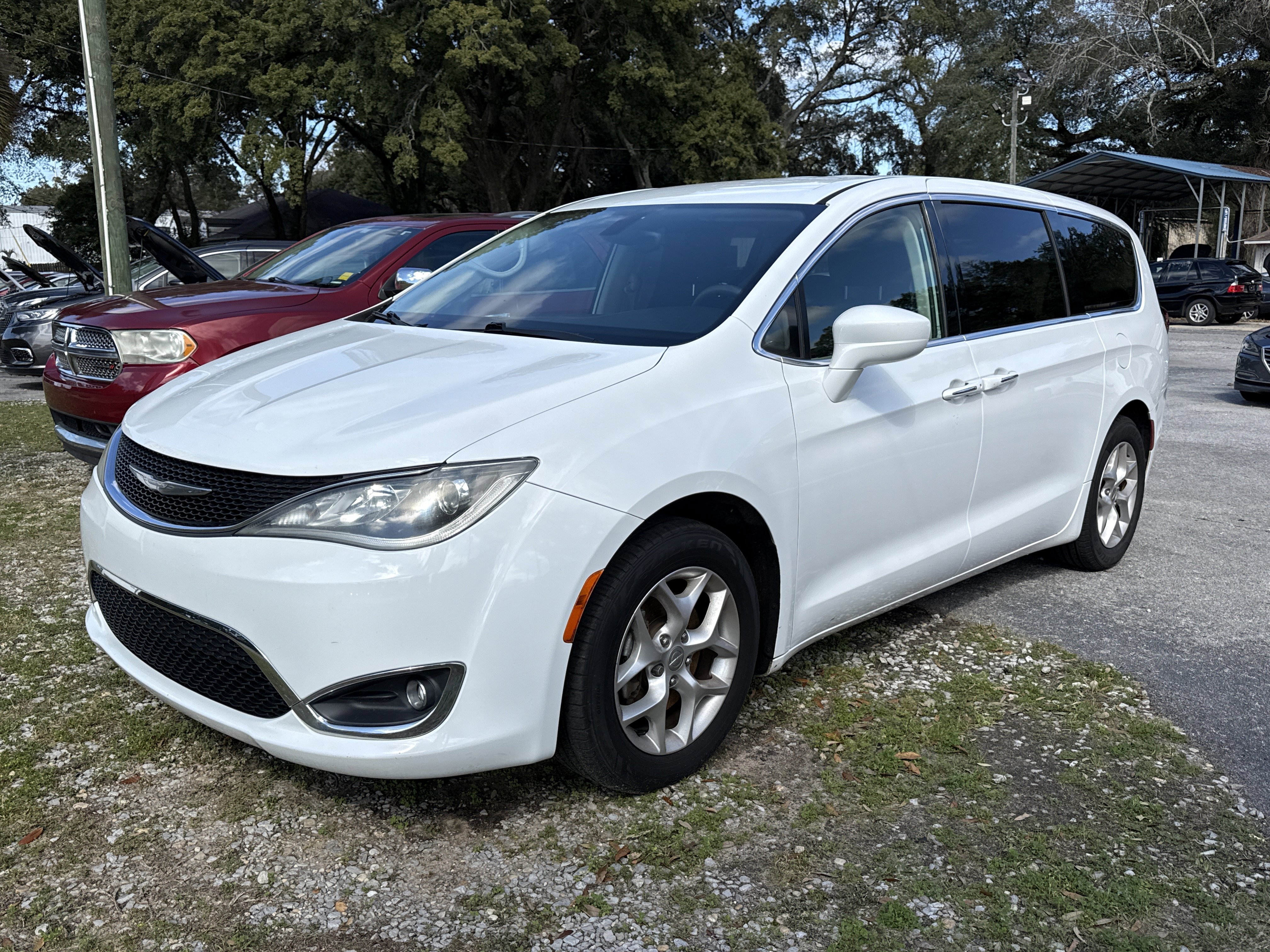 Used 2018 Chrysler Pacifica Touring Plus w/ Tire & Wheel Group image 1