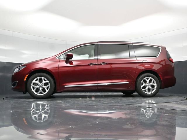 Used 2020 Chrysler Pacifica Touring-L w/ Tire & Wheel Group image 57