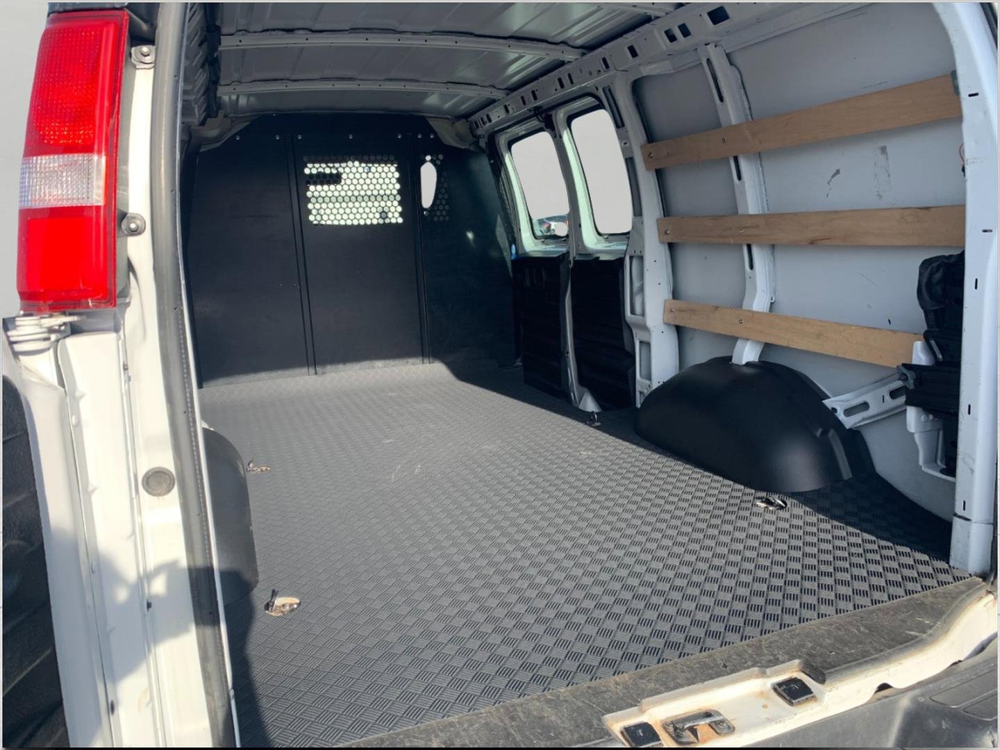 Used 2024 Chevrolet Express 2500 w/ Driver Convenience Package image 10