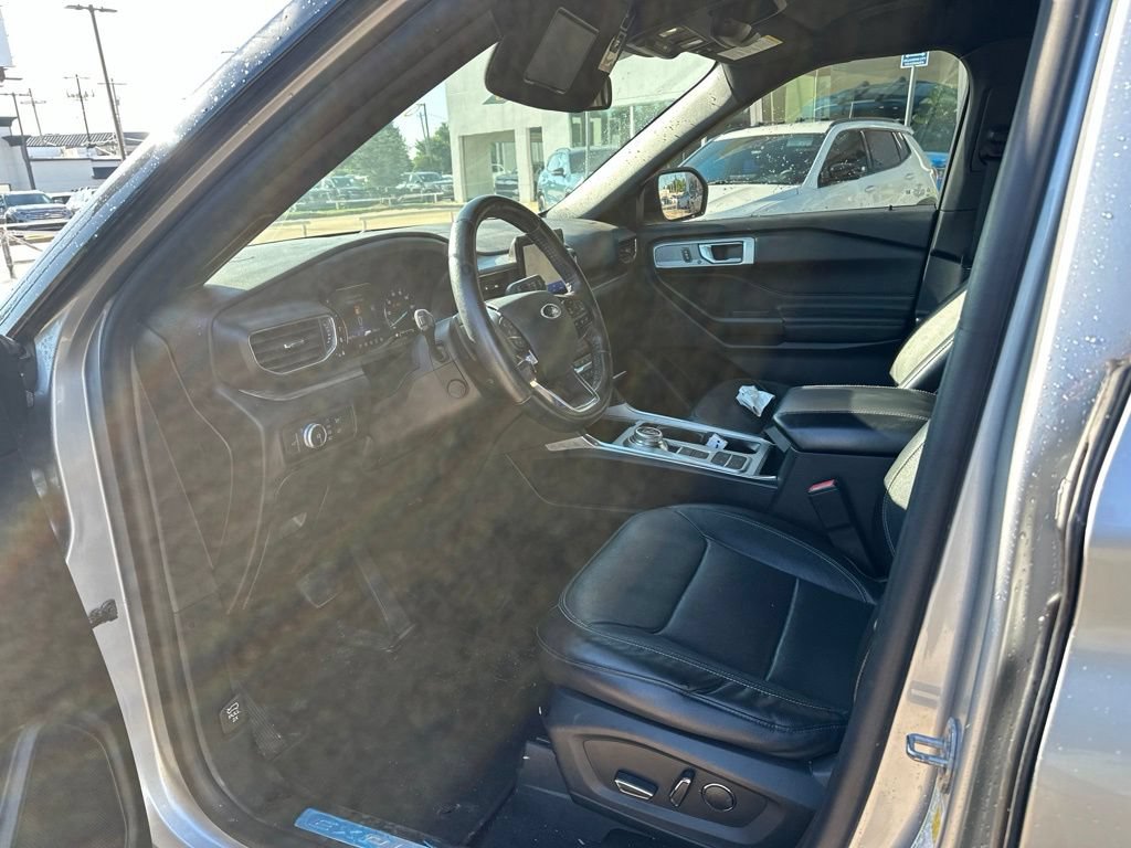 Used 2020 Ford Explorer Limited RWD image 11