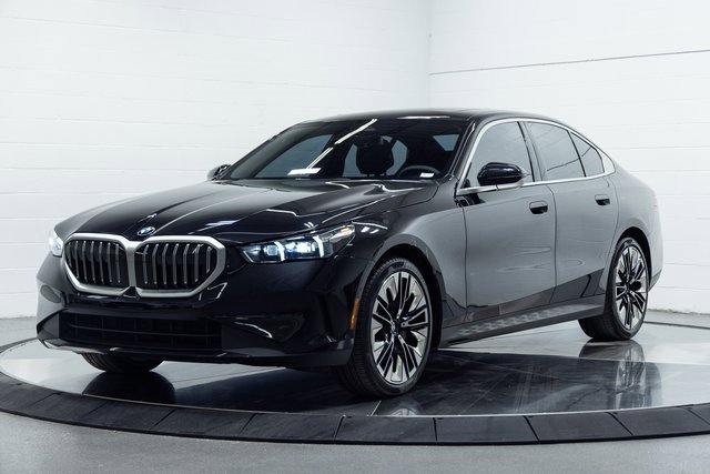 Certified 2025 BMW 530i image 6