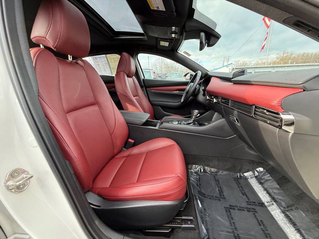 Used 2023 MAZDA MAZDA3 Hatchback w/Premium Plus Pkg image 25