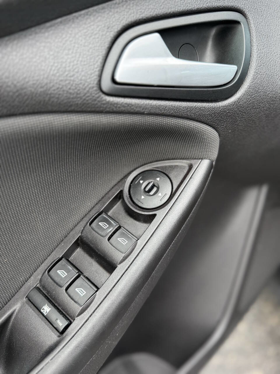 Used 2014 Ford Focus SE w/ SE Sport Package image 21