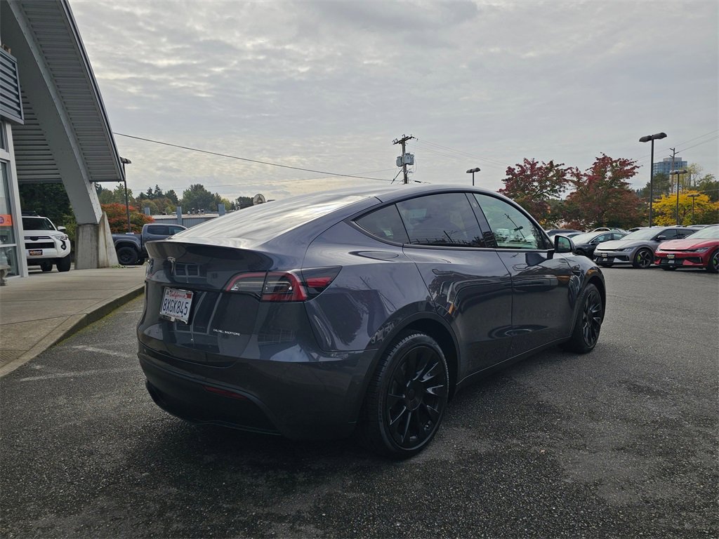 Used 2021 Tesla Model Y Long Range image 12