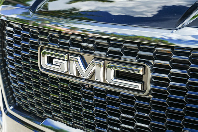 Used 2023 GMC Yukon Denali Ultimate AWD/4WD image 69