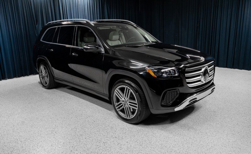 Certified 2026 Mercedes-Benz GLS 450 4MATIC image 3