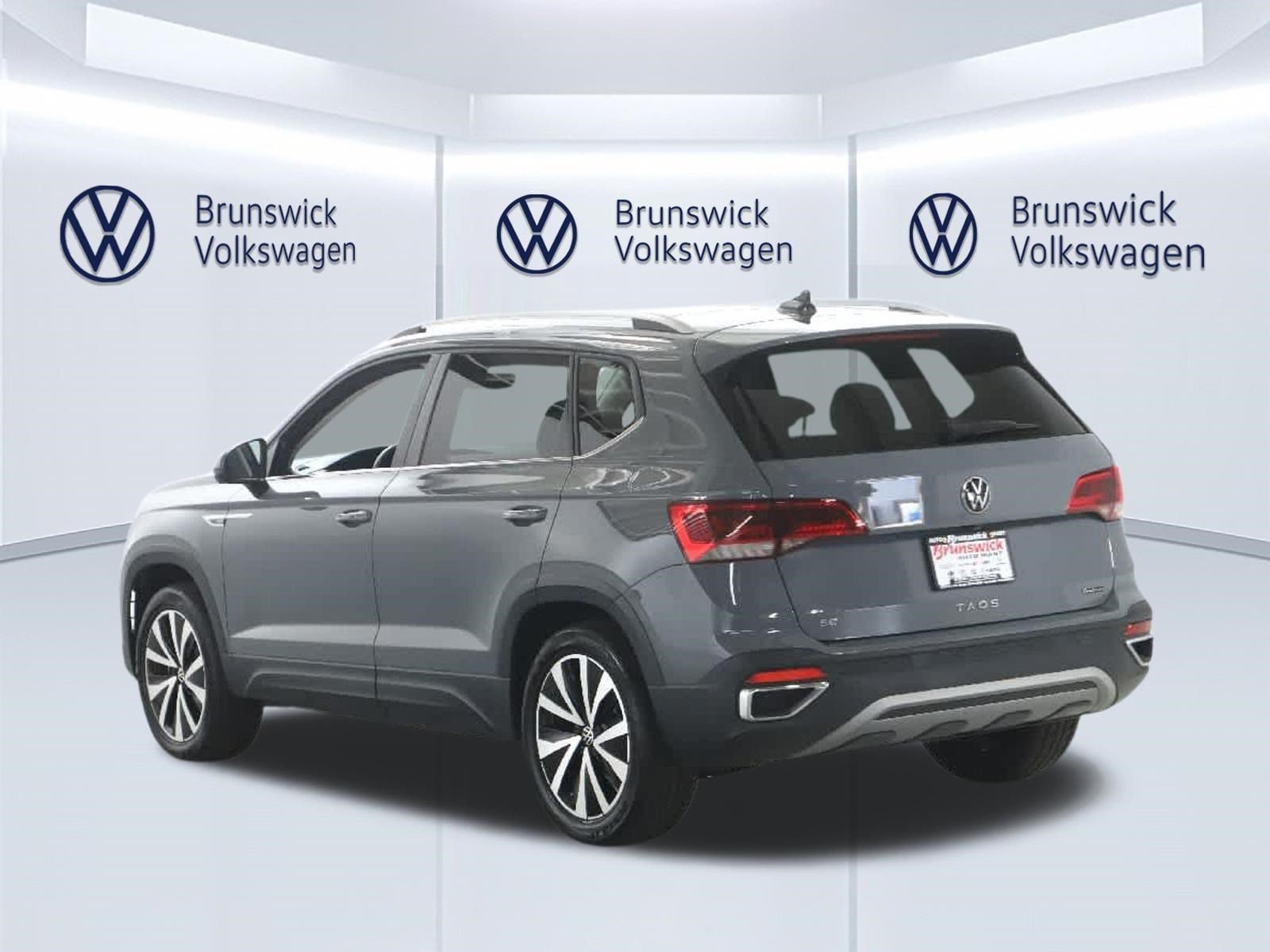 Certified 2023 Volkswagen Taos SE w/ Panoramic Sunroof Package AWD/4WD image 42