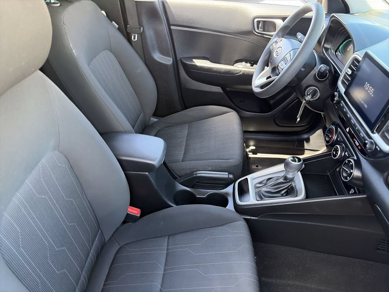 Used 2023 Hyundai Venue SE FWD image 11