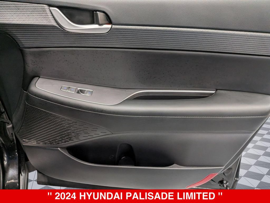 Used 2024 Hyundai Palisade Limited AWD/4WD image 36