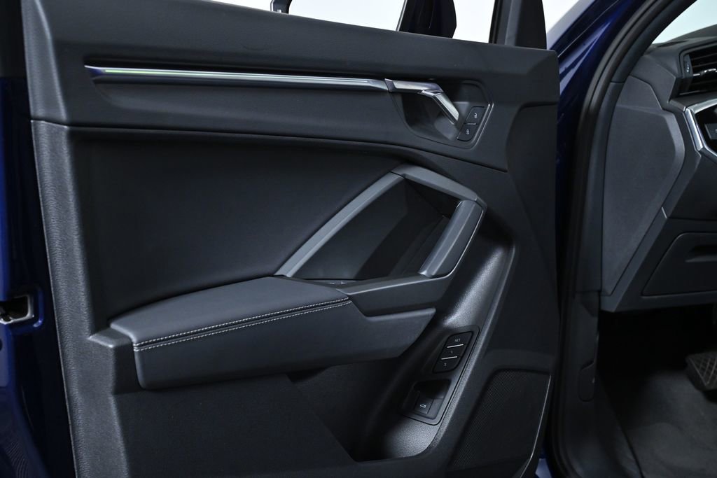 Used 2024 Audi Q3 2.0T Premium Plus w/ Premium Plus Package image 32