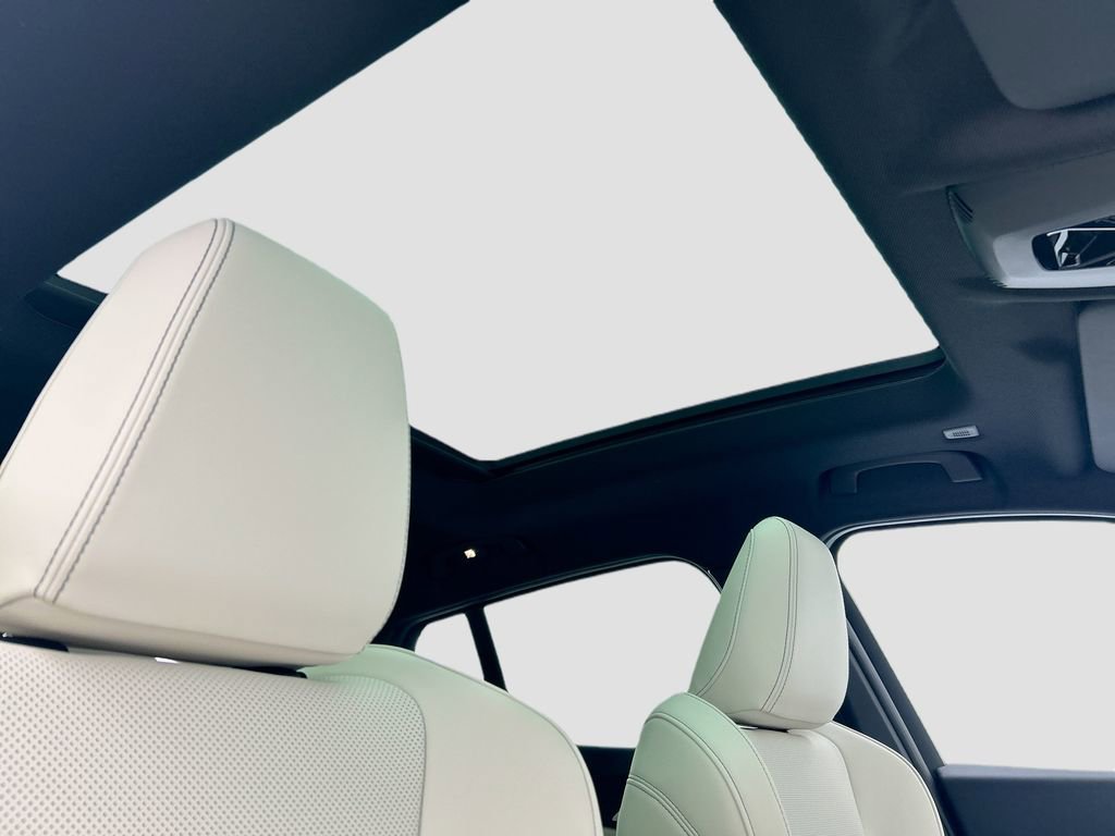 New 2026 BMW X2 xDrive28i w/ Technology Package image 16