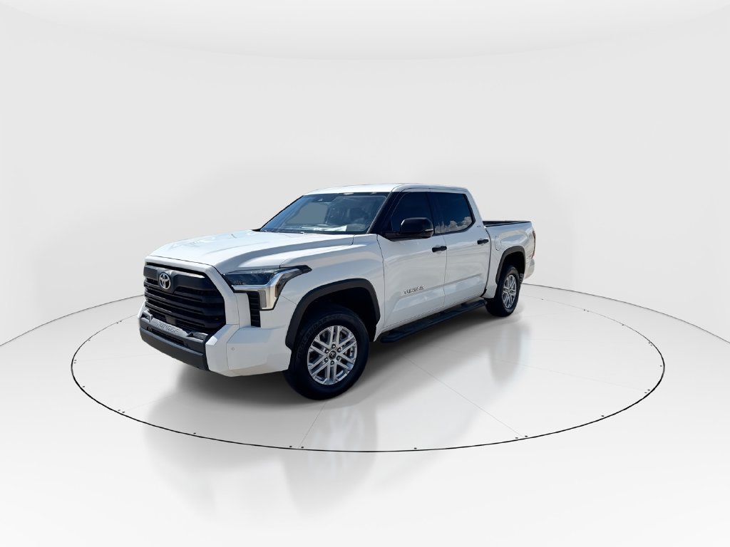 Used 2023 Toyota Tundra SR5 w/ SR5 Convenience Package AWD/4WD image 4