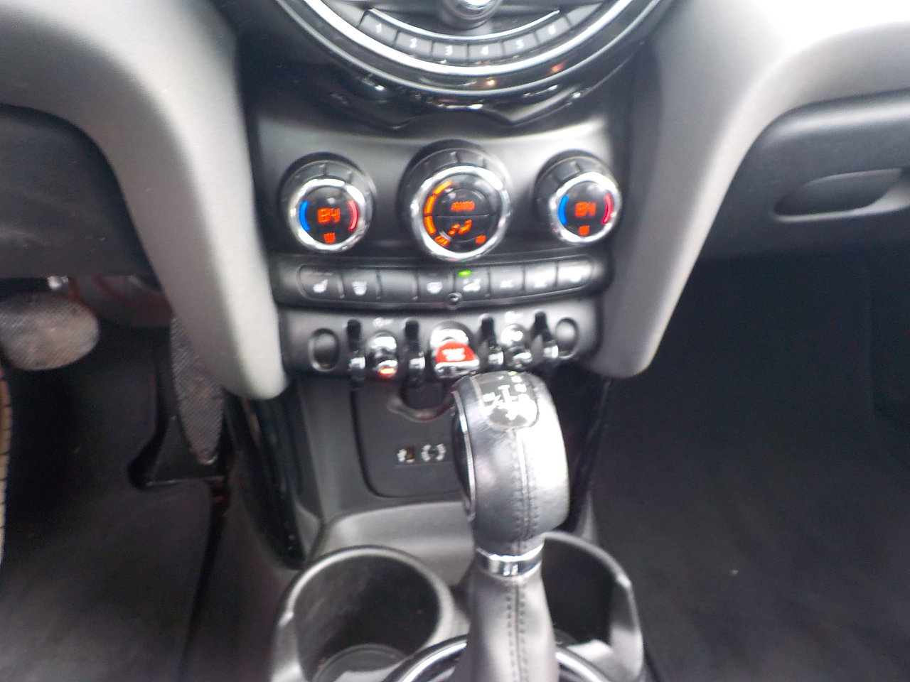 Used 2015 MINI Cooper S image 18