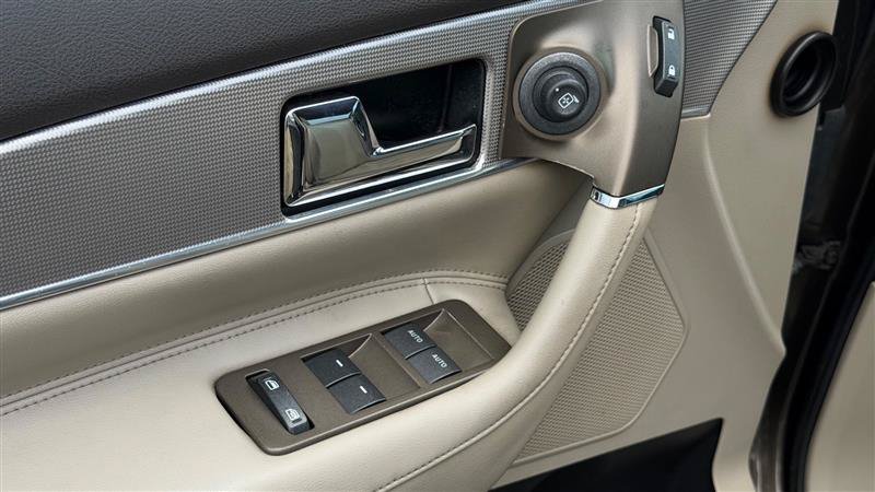 Used 2011 Lincoln MKX 2WD w/ 101A Rapid Spec Order Code image 22