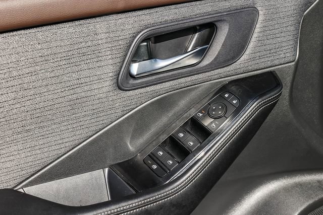 Used 2023 Nissan Rogue SV image 22