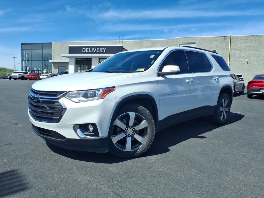 Used 2021 Chevrolet Traverse LT w/ LT Premium Package AWD/4WD image 3