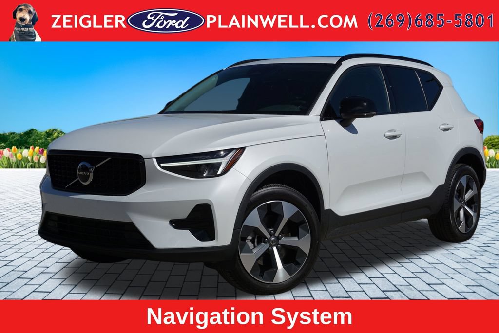 Used 2024 Volvo XC40 B5 Core