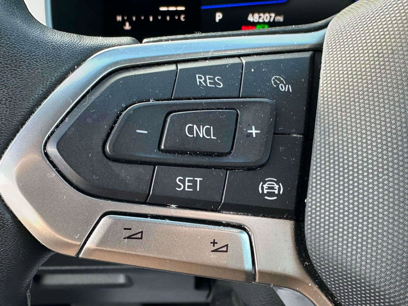 Certified 2022 Volkswagen Atlas Cross Sport SE image 19
