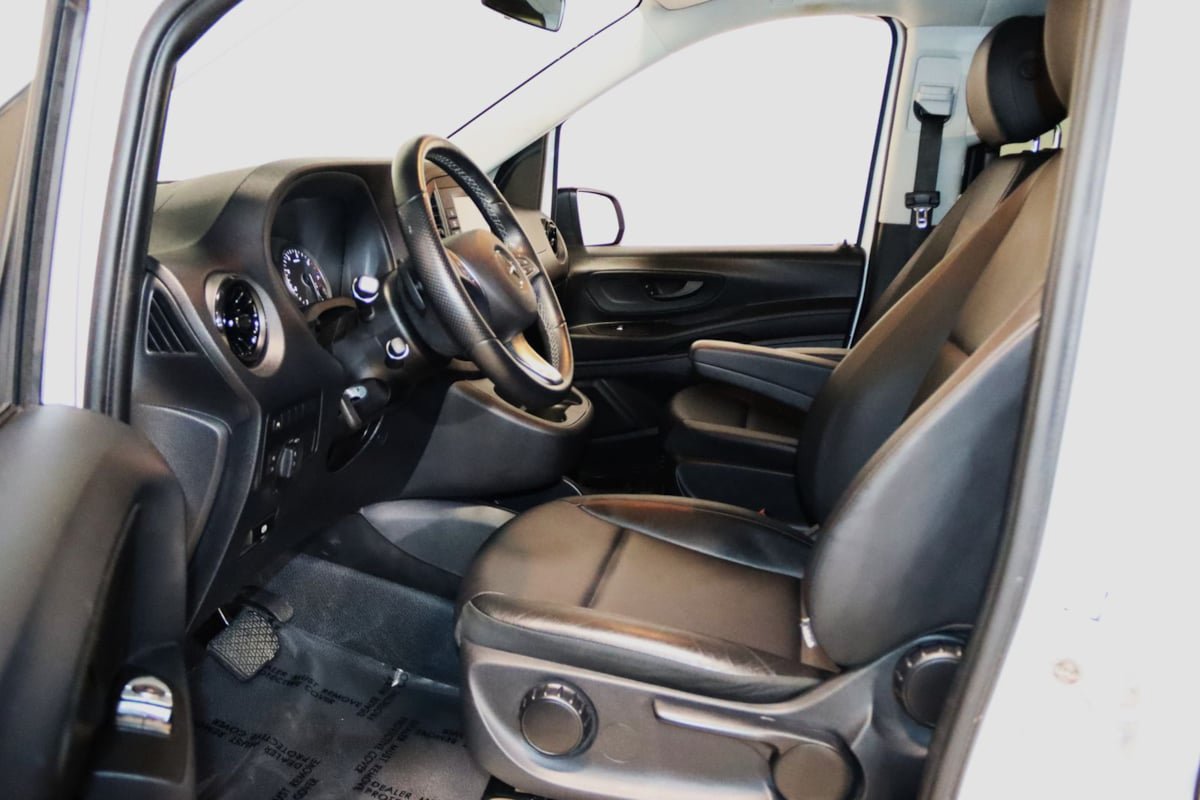 Used 2023 Mercedes-Benz Metris Passenger image 33