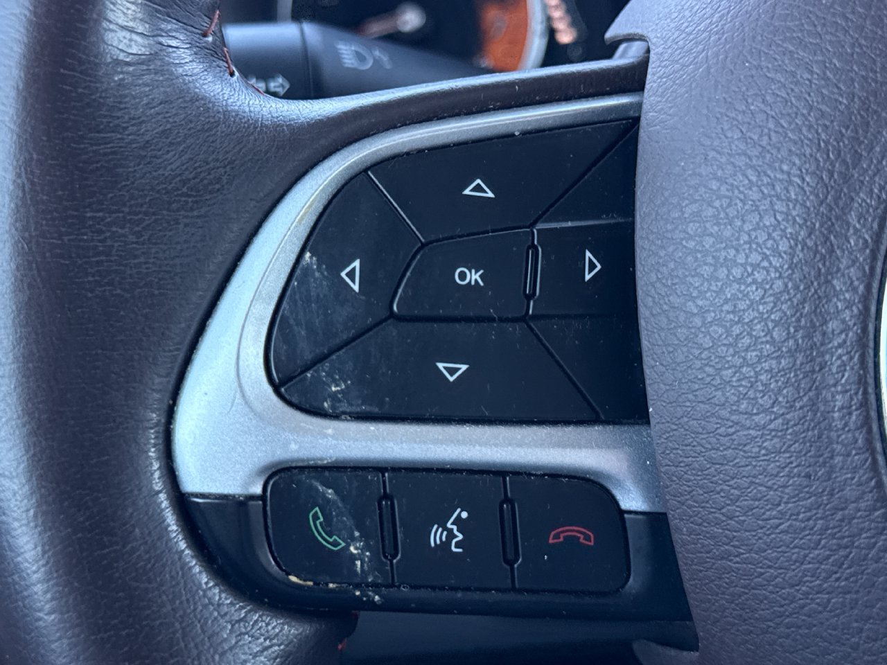 Used 2016 Jeep Renegade Latitude AWD/4WD image 26