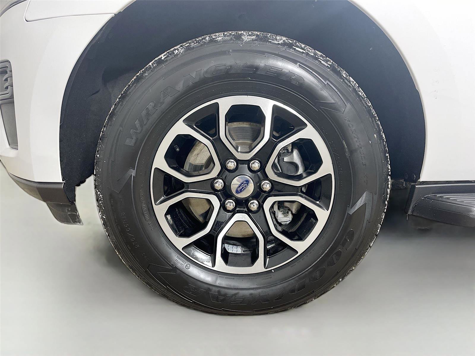 Used 2024 Ford Expedition XLT image 32