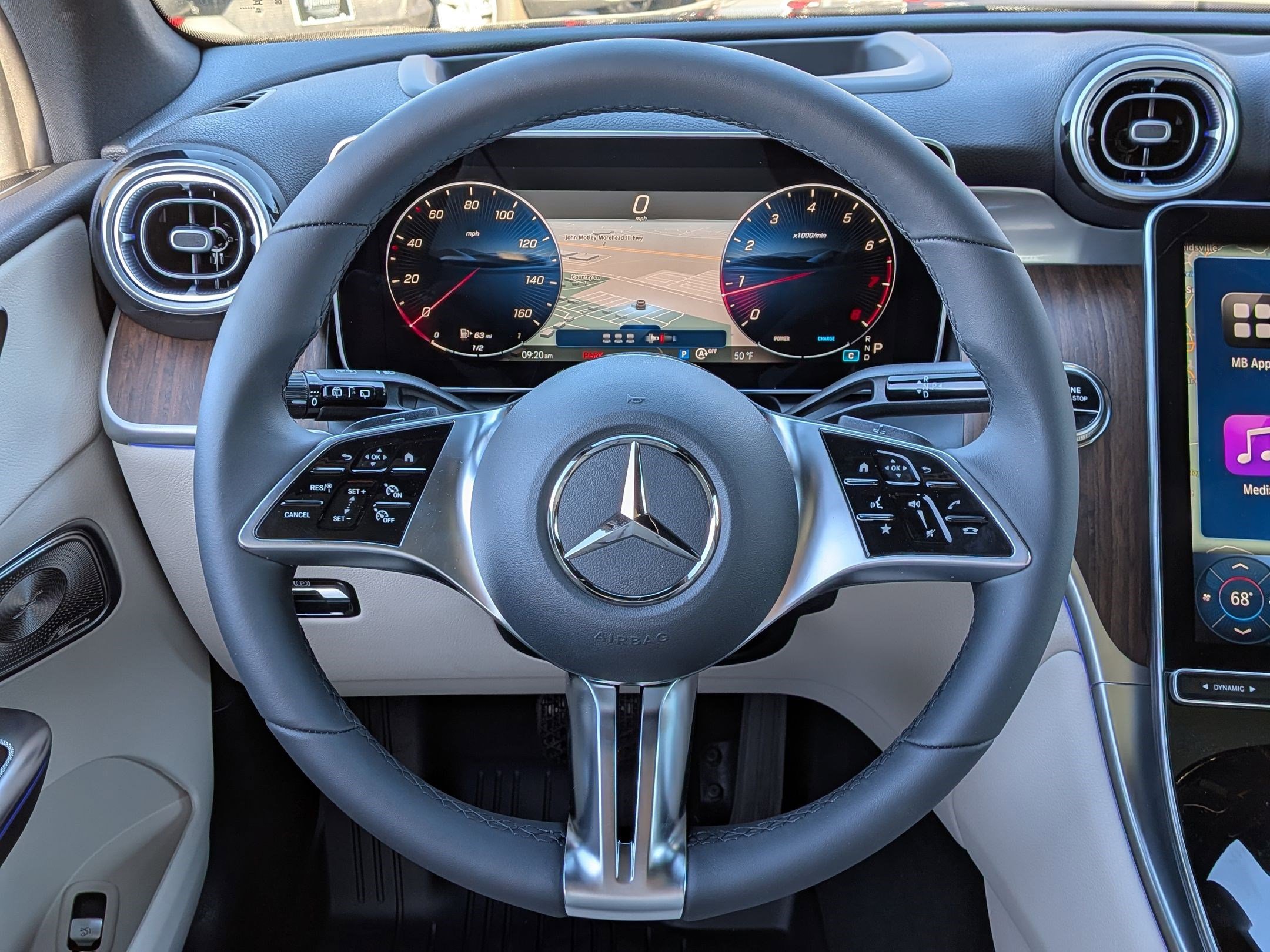 Used 2026 Mercedes-Benz GLC 300 4MATIC image 18
