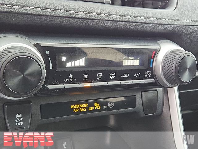 Used 2021 Toyota RAV4 LE image 8