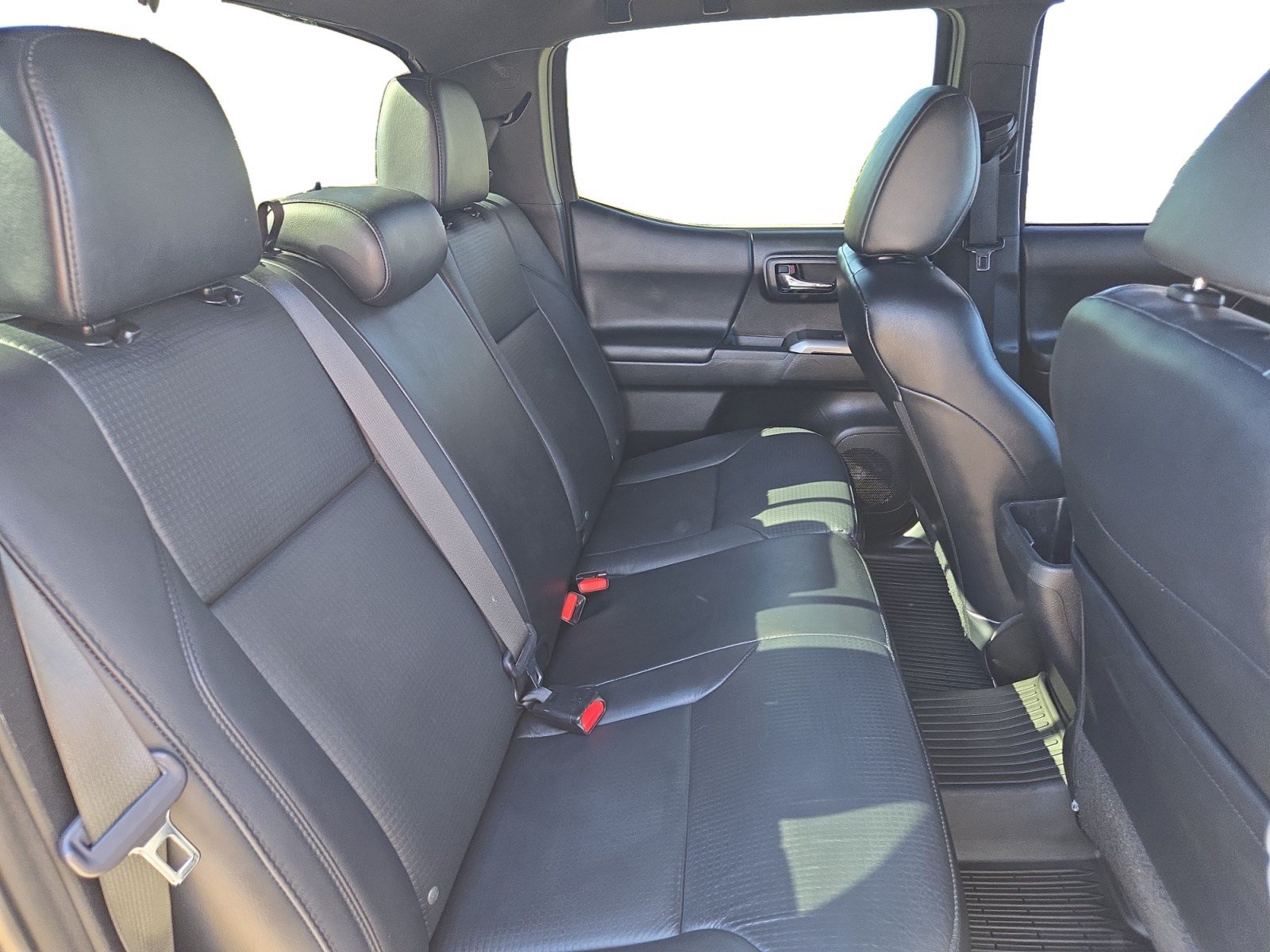 Used 2021 Toyota Tacoma Limited w/ Nightshade Package AWD/4WD image 18