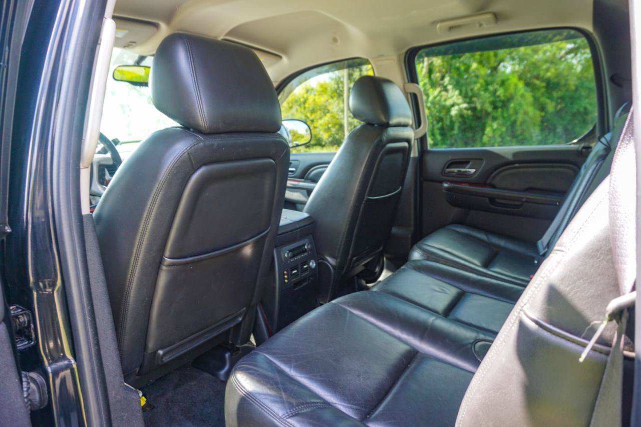Used 2011 Cadillac Escalade EXT AWD/4WD image 14