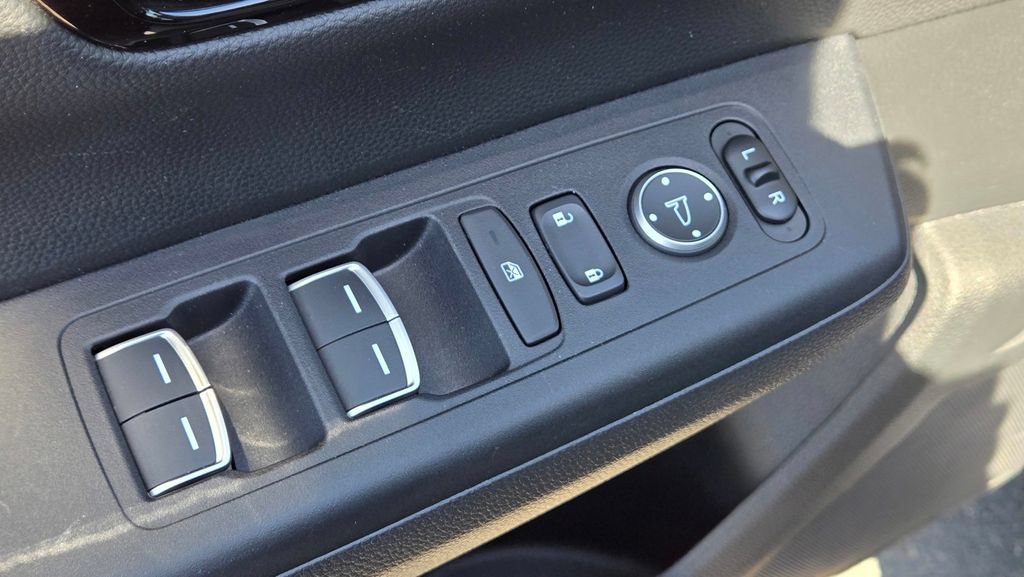 Used 2025 Honda CR-V EX-L image 16