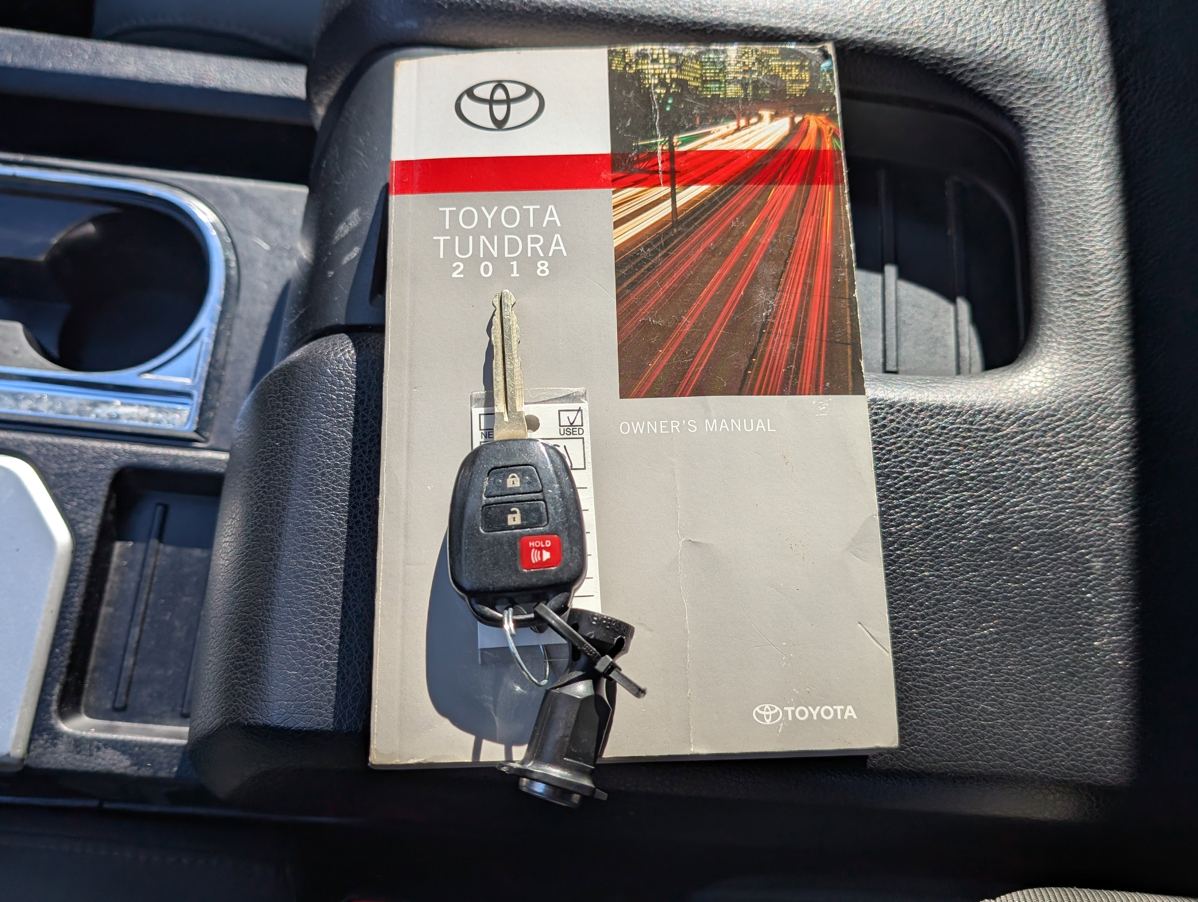 Used 2018 Toyota Tundra SR5 w/ SR5 Upgrade Package image 31