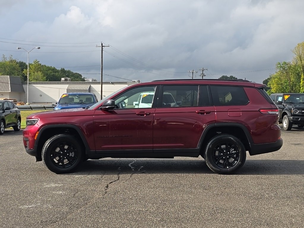 New 2025 Jeep Grand Cherokee L Altitude image 4