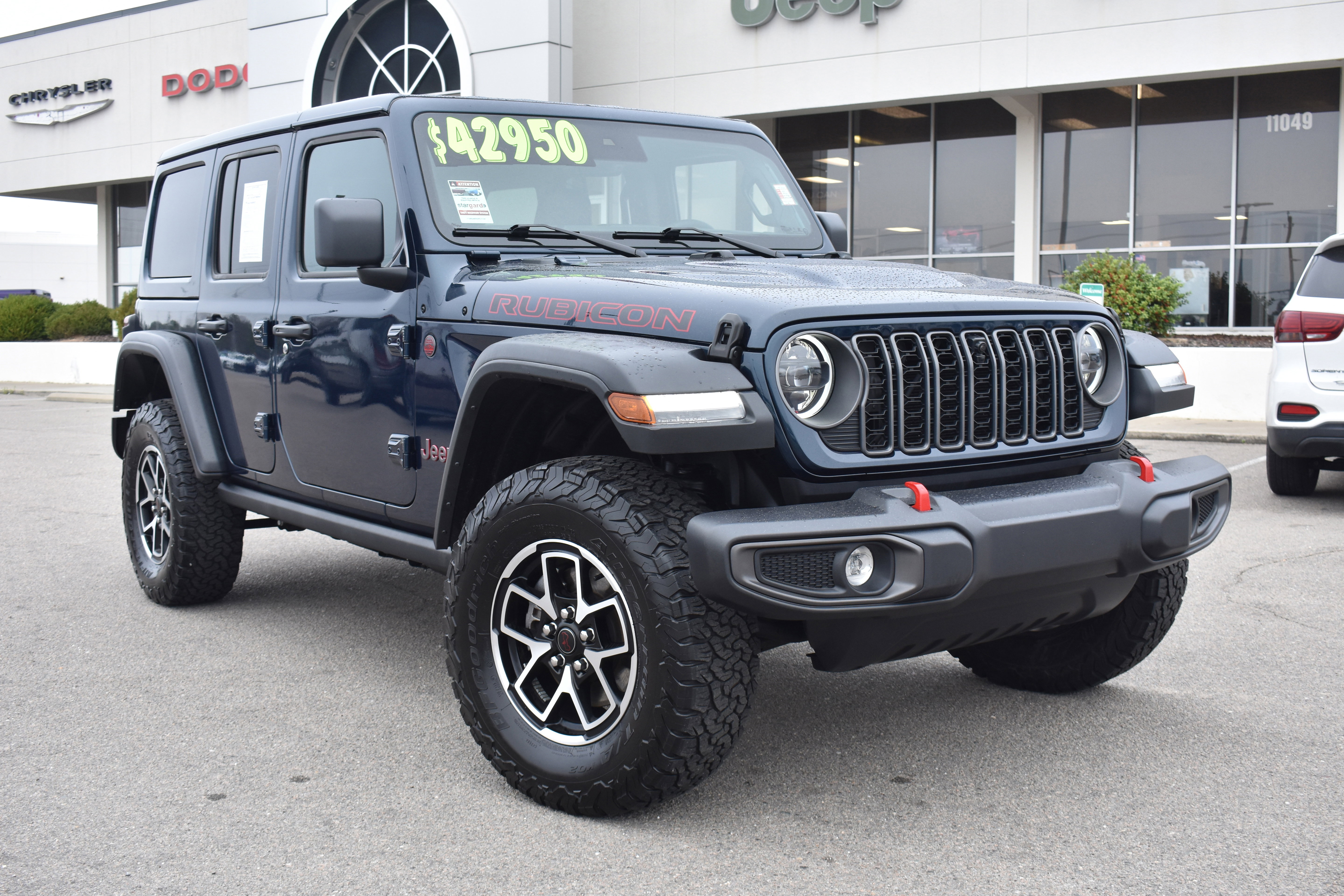 Used 2025 Jeep Wrangler Unlimited Rubicon w/ Safety Group image 3