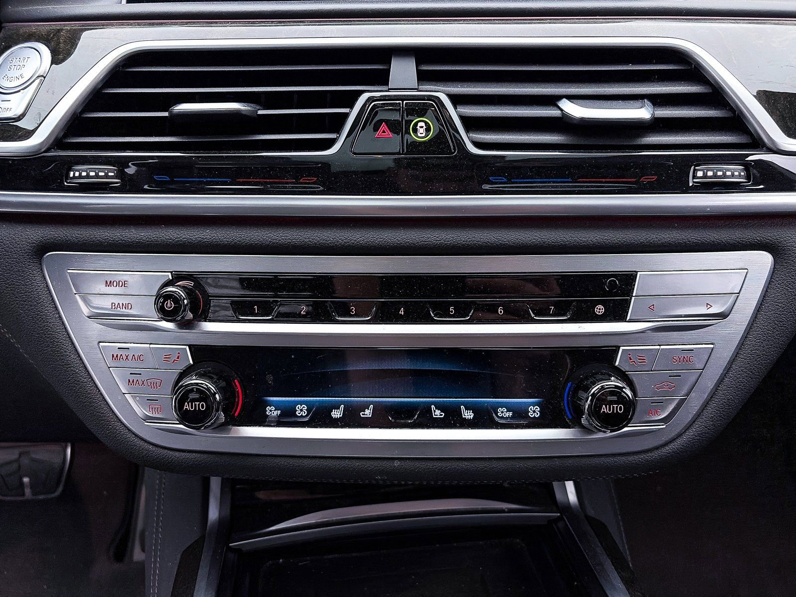 Used 2022 BMW 750i xDrive w/ Luxury Rear Seating Package image 27