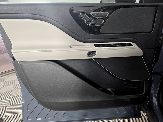 New 2026 Lincoln Aviator 2WD image 12