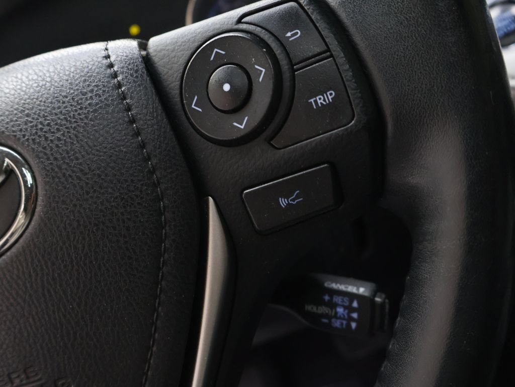Used 2018 Toyota RAV4 Platinum FWD image 20