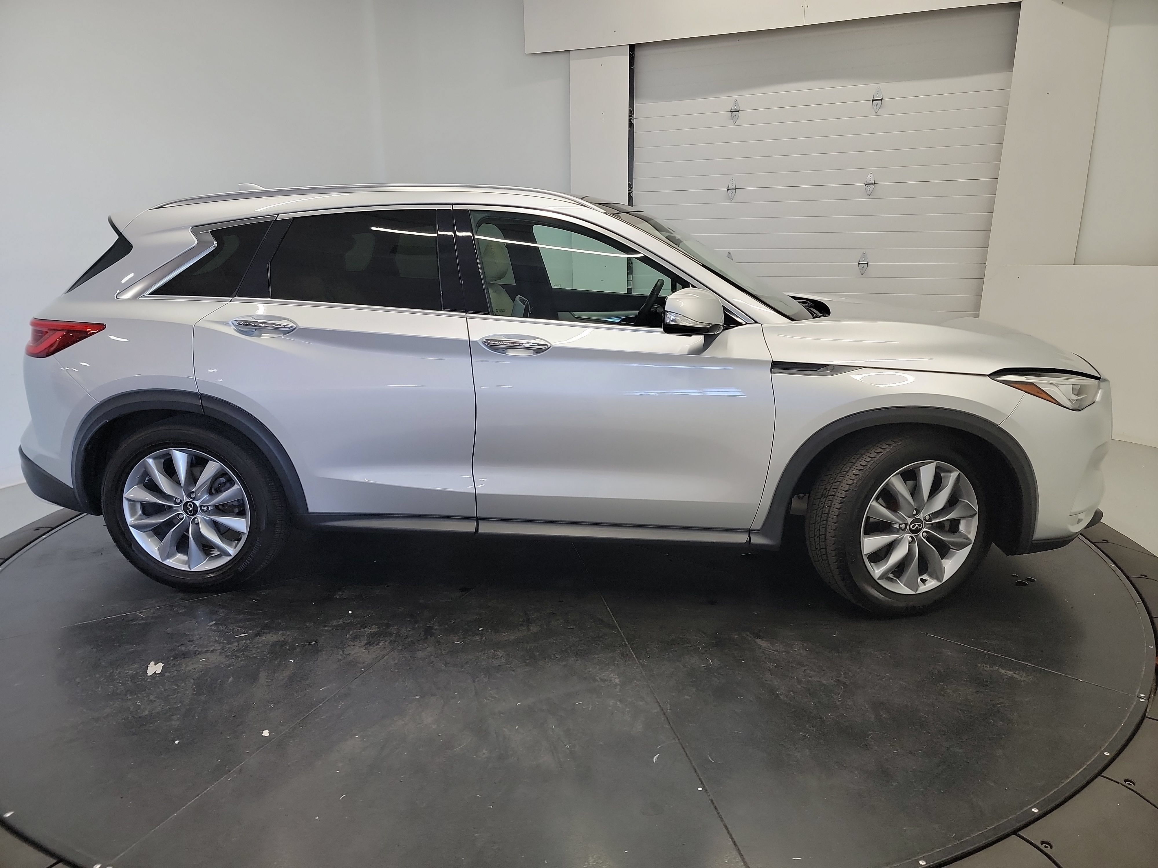 Used 2020 INFINITI QX50 Essential AWD/4WD image 11