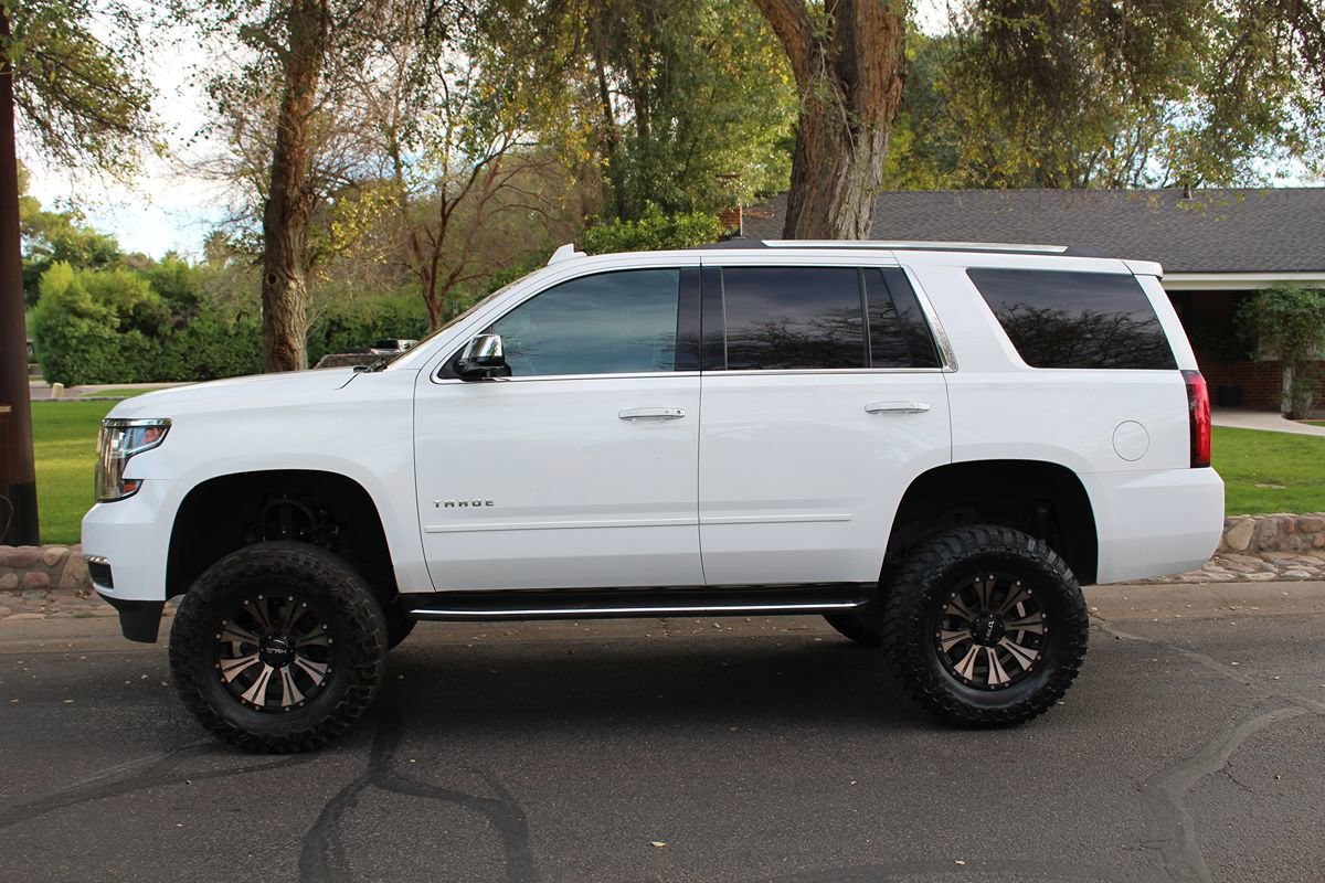 Used 2019 Chevrolet Tahoe Premier AWD/4WD image 2