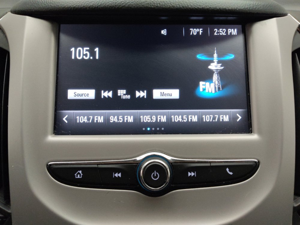 Used 2017 Chevrolet Cruze LS FWD image 25