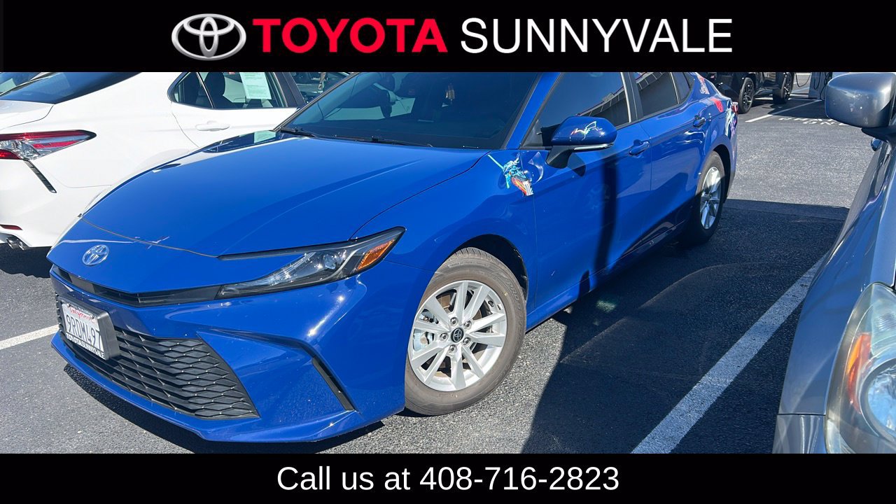 Used 2025 Toyota Camry LE w/ Convenience Package FWD image 1