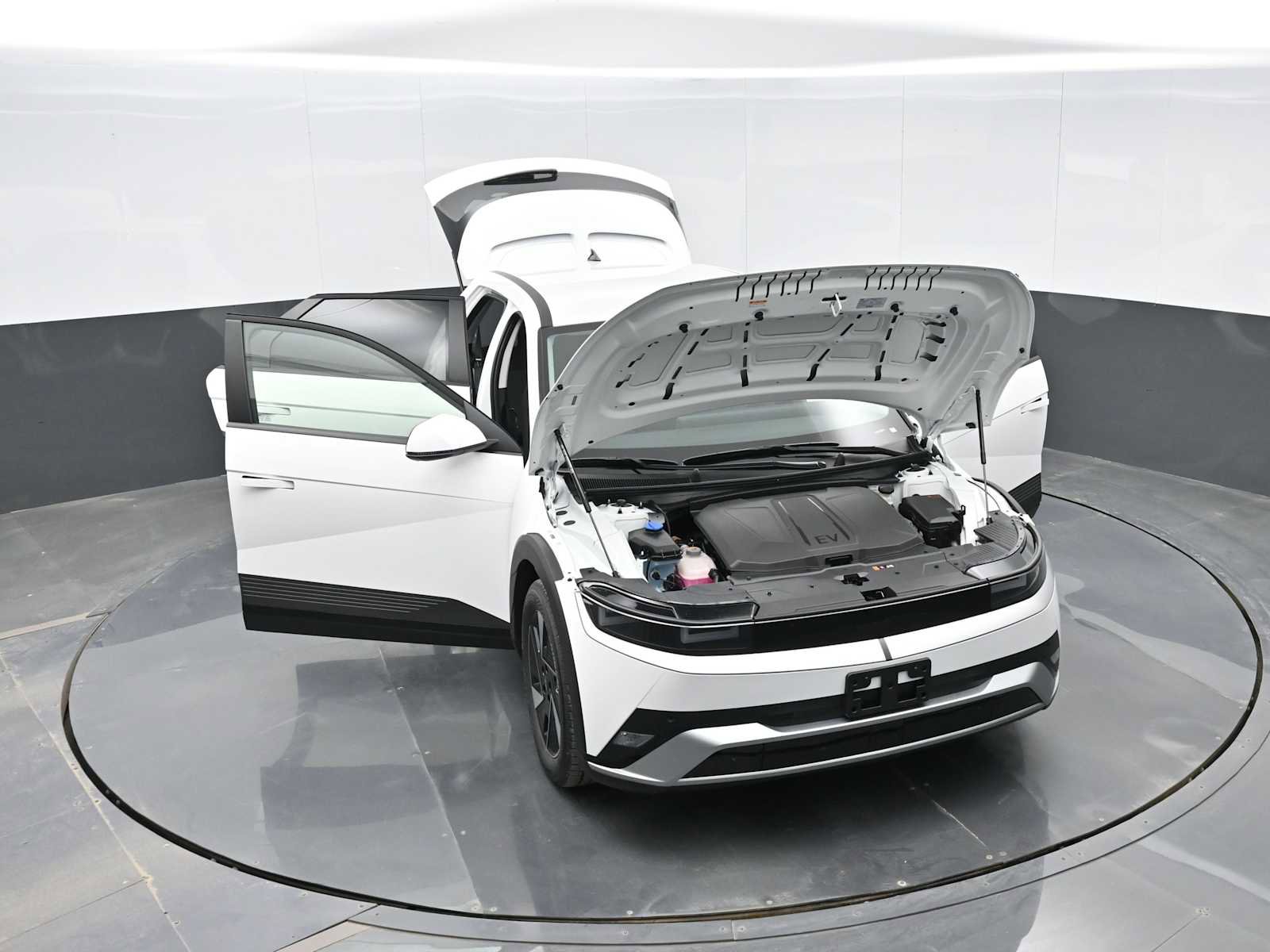 New 2025 Hyundai Ioniq 5 SE image 40