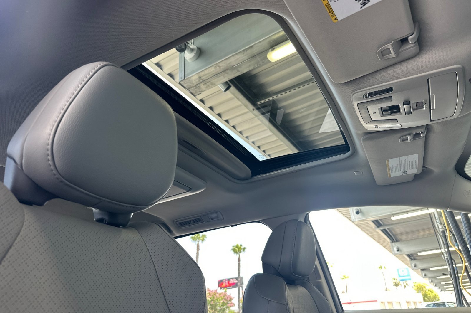 Certified 2024 Toyota Sienna Limited AWD/4WD image 18